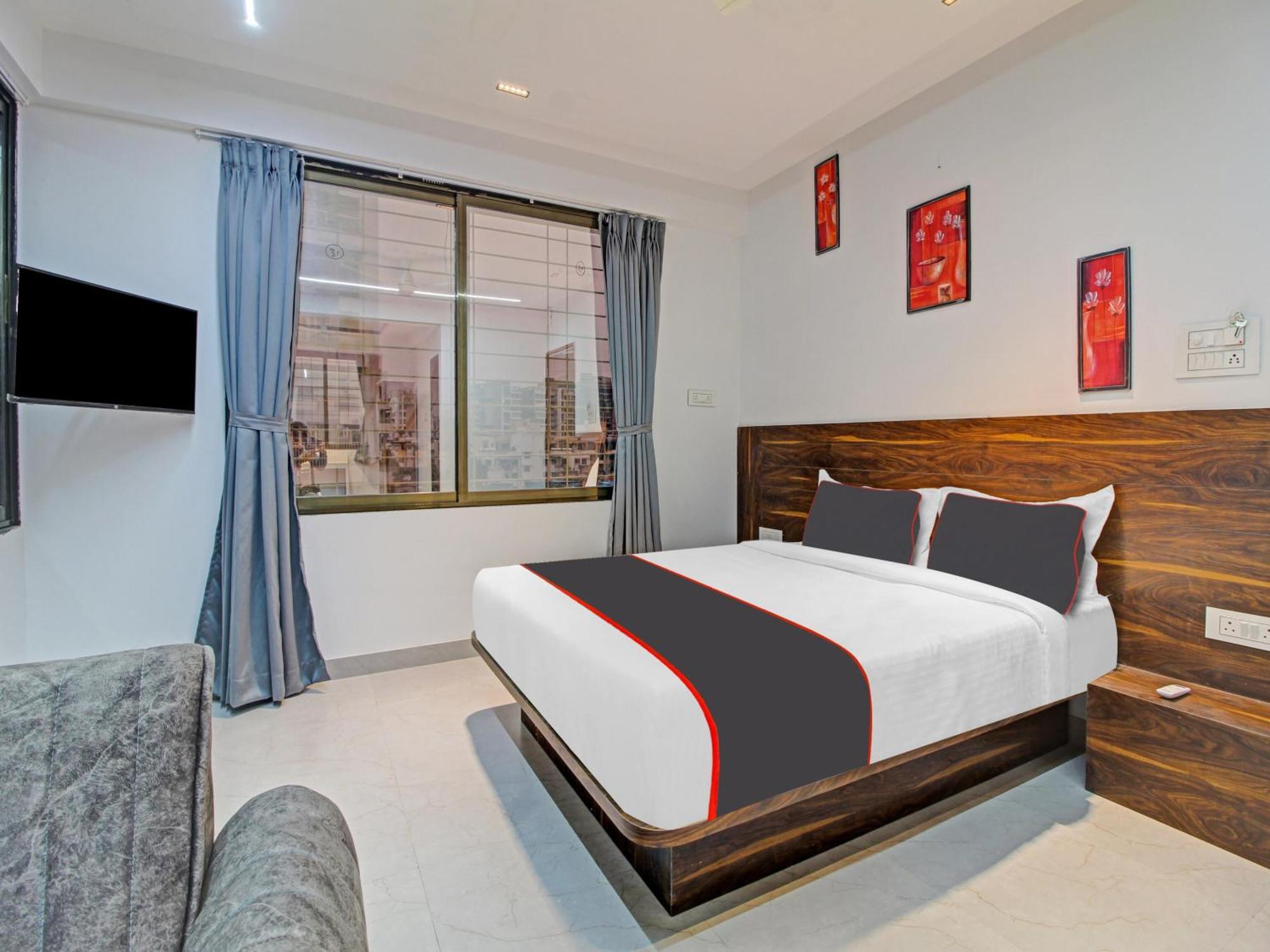 Collection O Crystal Hotel Pimpri-Chinchwad ภายนอก รูปภาพ