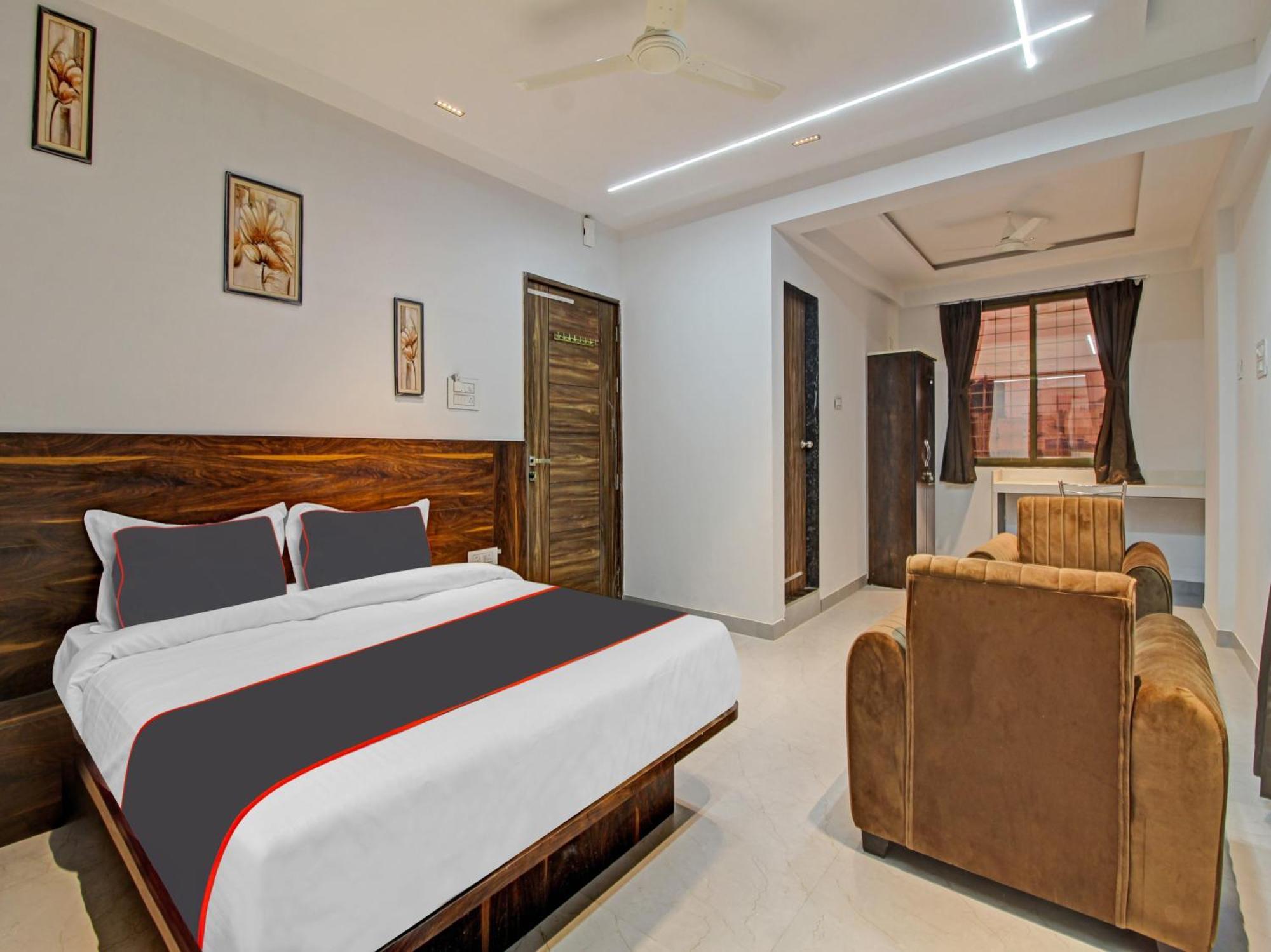 Collection O Crystal Hotel Pimpri-Chinchwad ภายนอก รูปภาพ