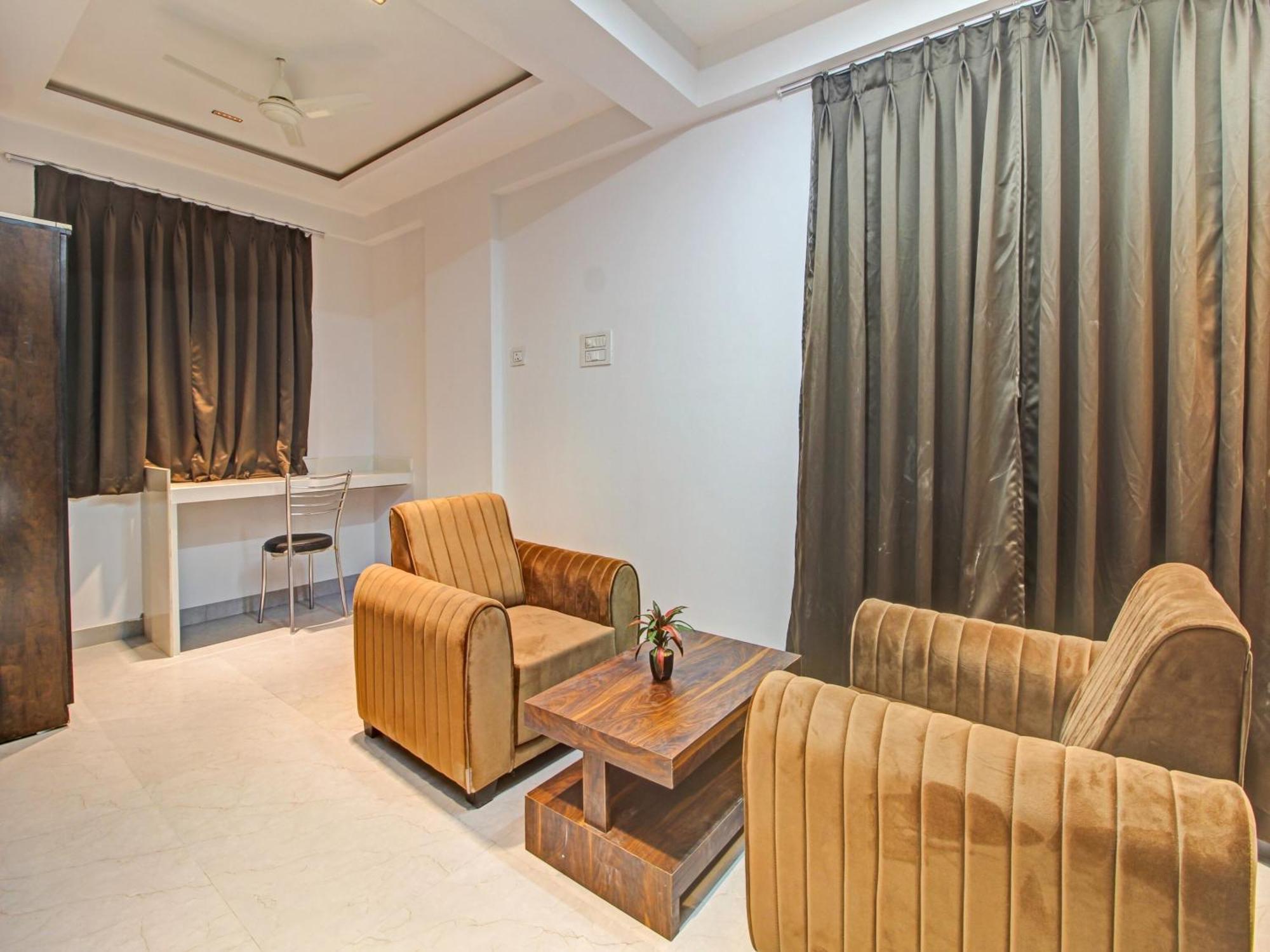 Collection O Crystal Hotel Pimpri-Chinchwad ภายนอก รูปภาพ
