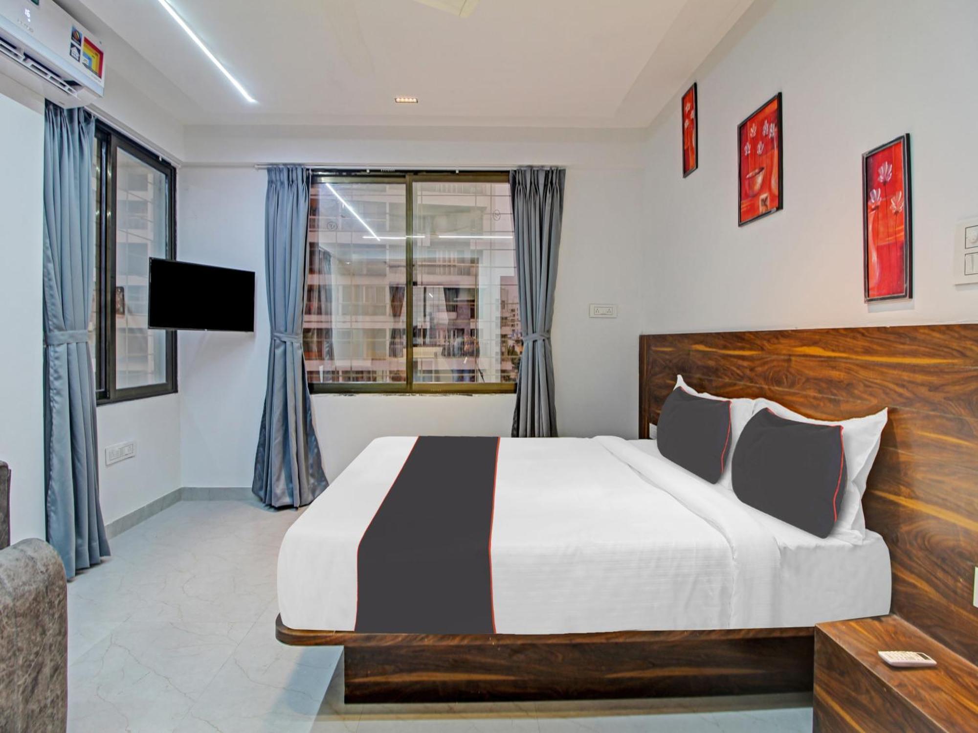 Collection O Crystal Hotel Pimpri-Chinchwad ภายนอก รูปภาพ