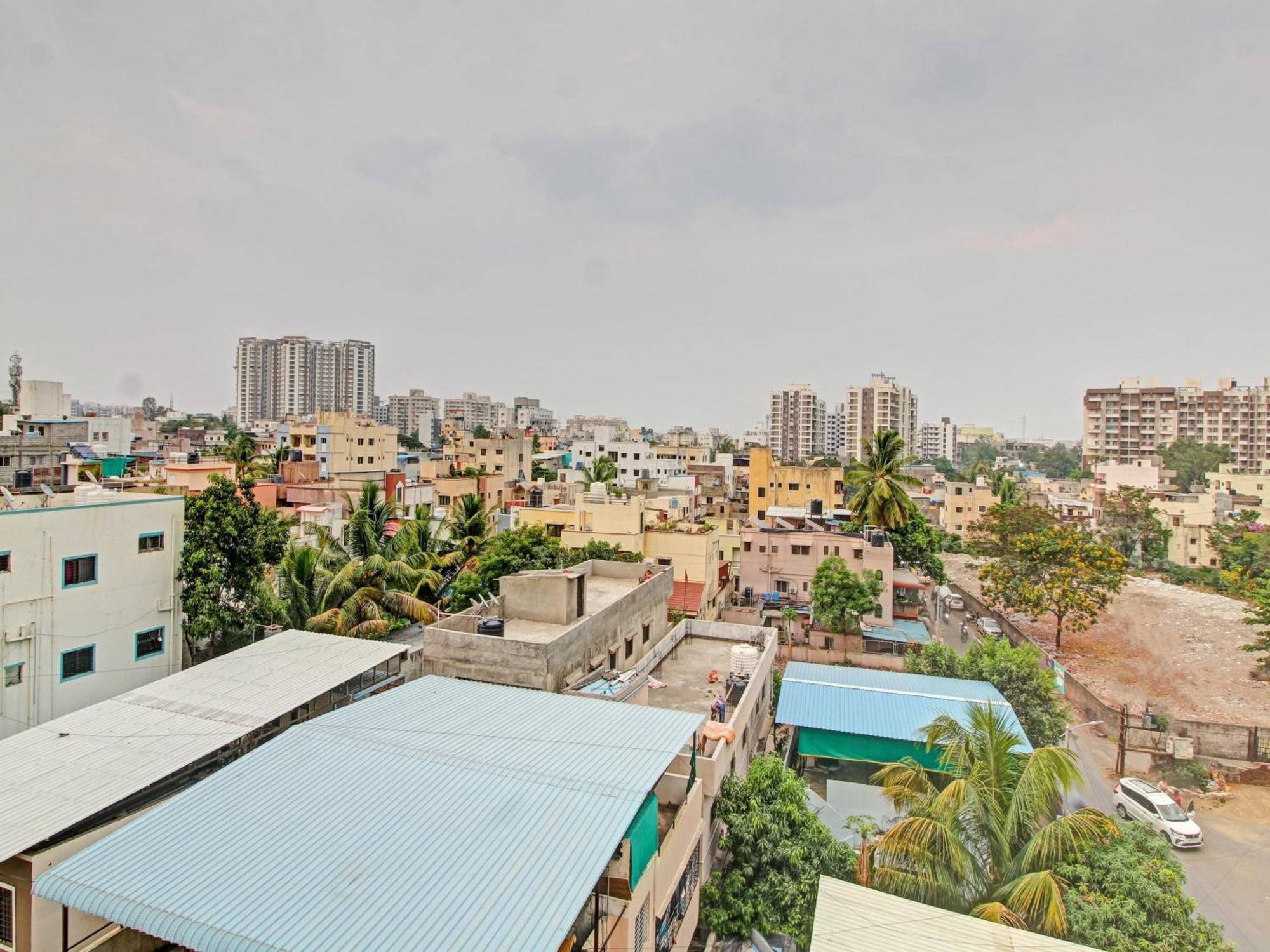 Collection O Crystal Hotel Pimpri-Chinchwad ภายนอก รูปภาพ